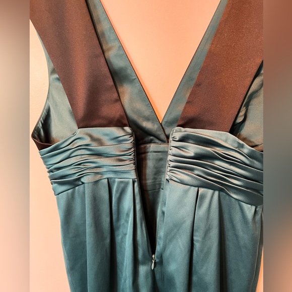 Max and Cleo black teal empire waist deep V-neck dress size 10 NWT - Picture 5 of 5